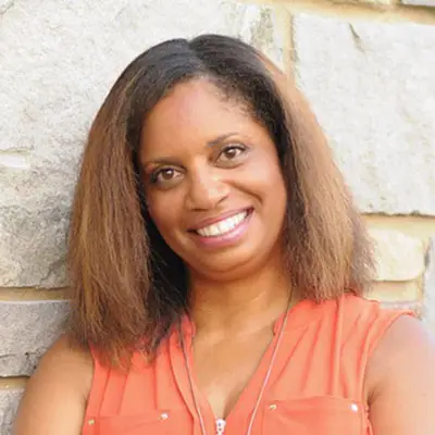shelley rouser headshot